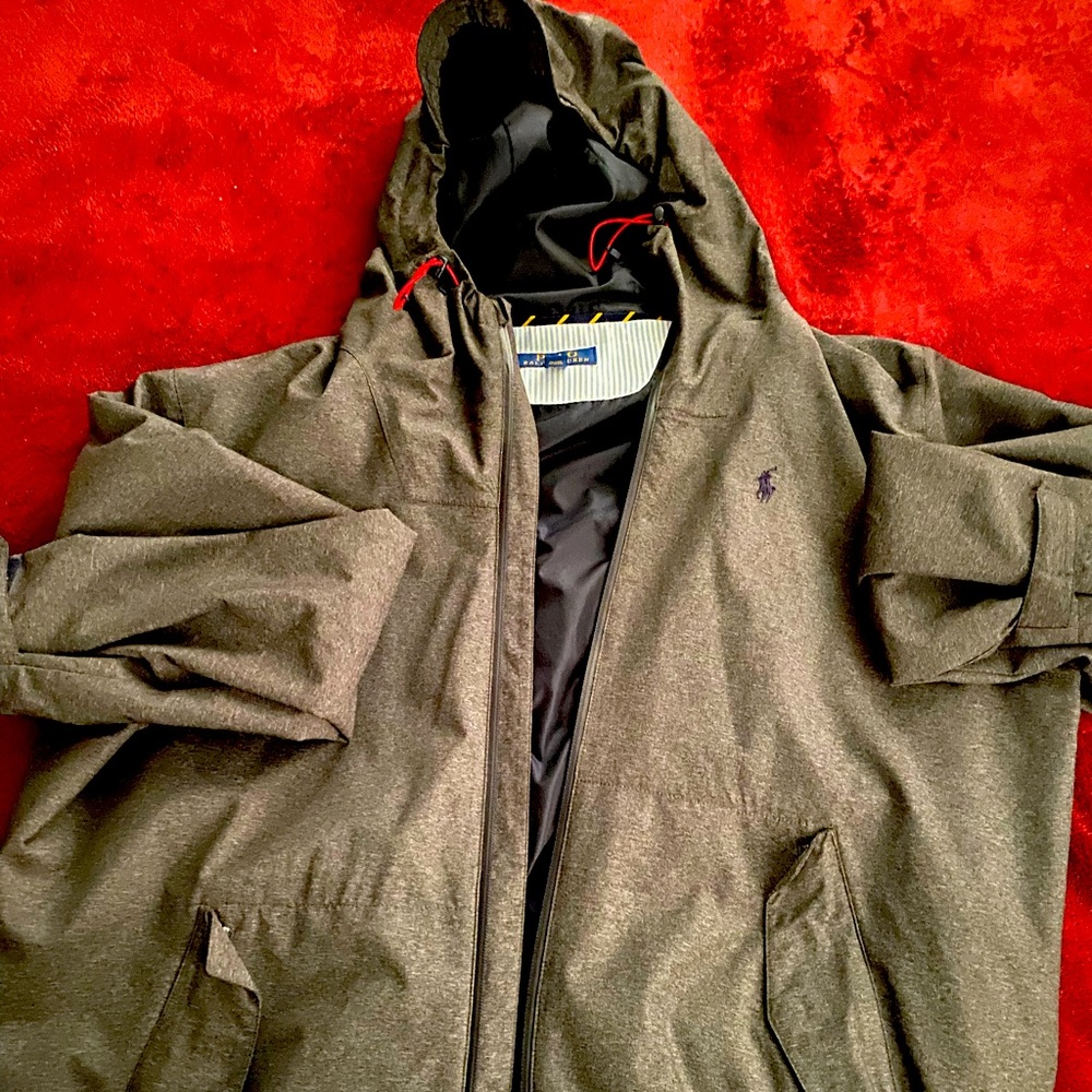 Gently used Ralph Lauren Polo Men’s windbreaker Jacket. Great for any season!!